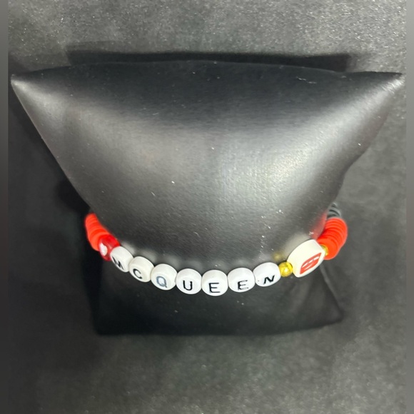 Lightning McQueen (Disney Cars) Heishi Bracelet - Picture 3 of 8